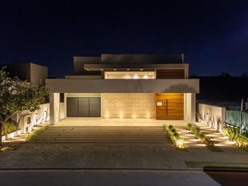 Casa em Condomínio à Venda